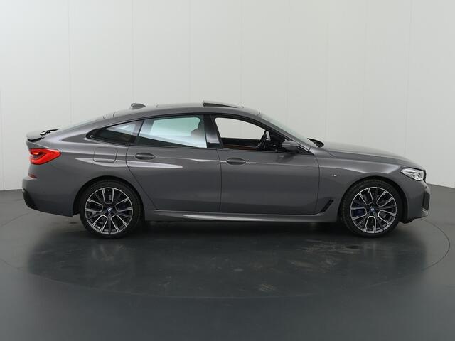 BMW 6-SERIE Gran Turismo 630i High Executive | M-Pakket | Panoramadak | Ele.verstelbare stoelen + Geheugen | 360 Camera | DAB | Apple Carplay/Android Auto | Adaptieve Cruise Control | Ele.wegklapbare trekhaak | SoftClose |