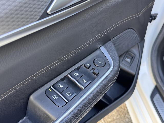 BMW 6-SERIE Gran Turismo 630i High Executive | M-Sport | Driving As Plus | Dodehoek detectie | HUD | Keyless | Trekhaak |