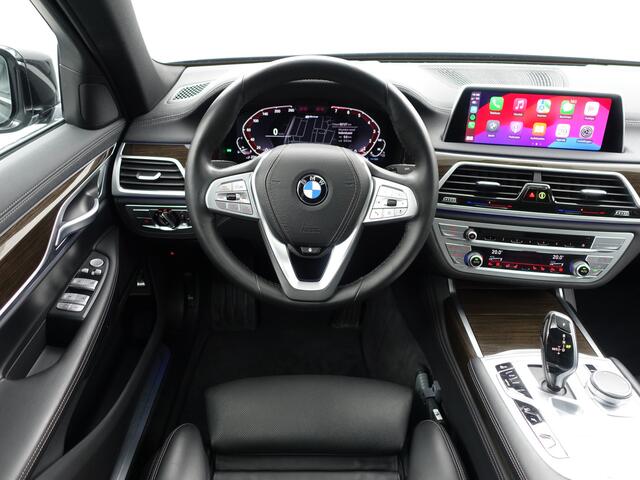 BMW 7-SERIE 745Le xDrive Individual Aut- Panoramadak, Stoelventilatie, Softclose, Achterasbesturing, Head Up, Sfeerverlichting, Memory