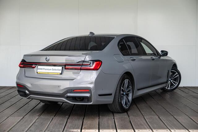 BMW 7-SERIE Sedan 745e | High Executive / Model M Sport / Active Steering / BMW Personal CoPilot Pack / Massage /