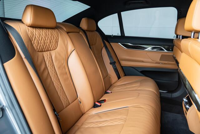 BMW 7-SERIE Sedan 745e | High Executive / Model M Sport / Active Steering / BMW Personal CoPilot Pack / Massage /