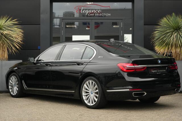 BMW 7-SERIE 740Le xDrive iPerformance High Executive 327pk Panoramadak/Navigatie/Camera