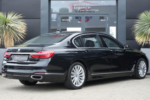 BMW 7-SERIE 740Le xDrive iPerformance High Executive 327pk Panoramadak/Navigatie/Camera