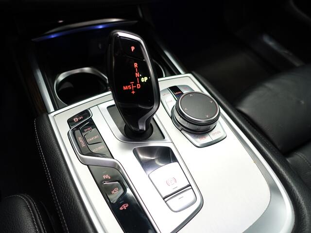 BMW 7-SERIE 730d High Exe M-Sport Aut8 - Schuifdak I Leer I Head up I Active steering I Harman Kardon I Full