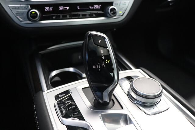 BMW 7-SERIE 740i High Executive | LEDER | SCHUIFDAK | MEMORY | STOELVERWARMING | HEAD-UP | CAMERA | NAVI | CRUISE |