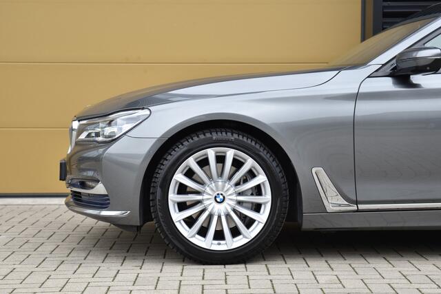 BMW 7-SERIE 740Li High Executive * Massage stoelen * Laser lichten * Adaptieve cruise control * Schuifdak * Surround view *
