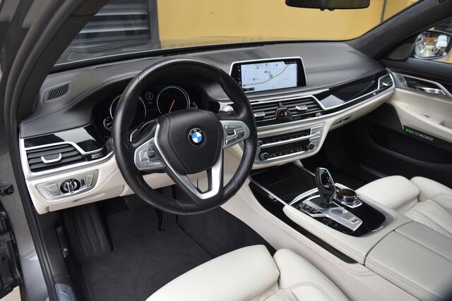 BMW 7-SERIE 740Li High Executive * Massage stoelen * Laser lichten * Adaptieve cruise control * Schuifdak * Surround view *