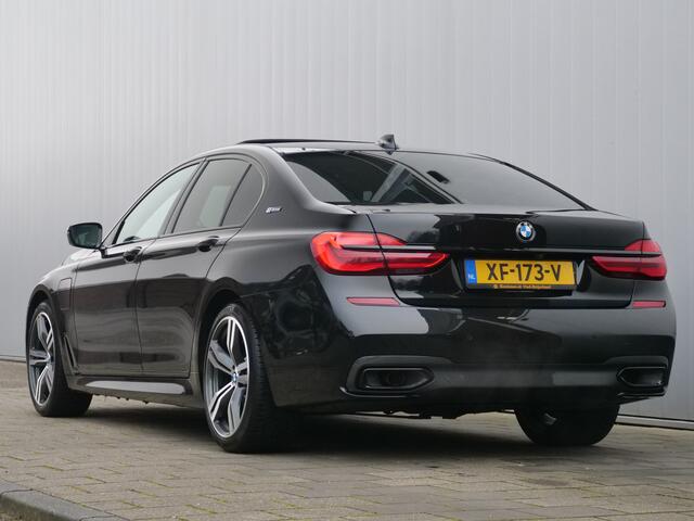 BMW 7-SERIE 740e iPerformance High Executive 326 Pk Automaat Navi / Leer / DAB / Apple Carplay / Schuifdak / M-pakket