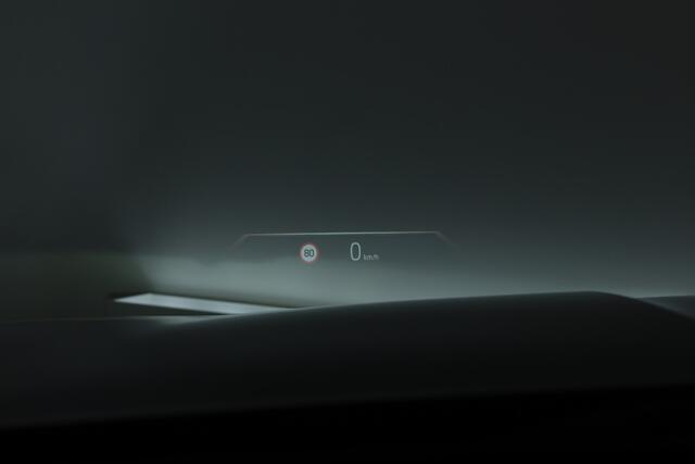 BMW 7-SERIE 750e xDrive M Sport | Pano | Skylounge | HUD | Soft Close | Luchtvering | Massage | B&W |