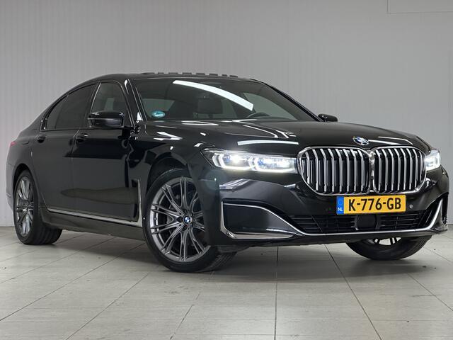 BMW 7-SERIE 730d xDrive/ Luchtvering/ Soft-Close/ 20'' LMV/ Elek. Schuif-Dak/ Harman-Kardon/ Stuurverw./ Stoelverw. V+A/ Apple + Android/ Virtual Dashboard/ Head-Up/ LEDER/ Zwarte-Hemel/ Elek. Stoelen + Memory/ Camer