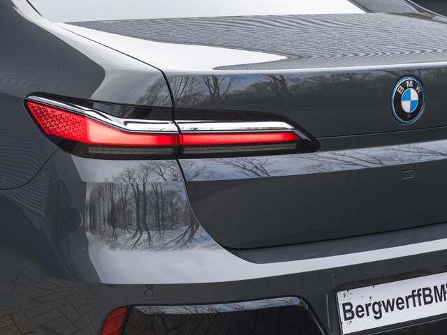 BMW 7-SERIE M760e xDrive - Executive Lounge - Rear Entertainment - Bowers & Wilkins