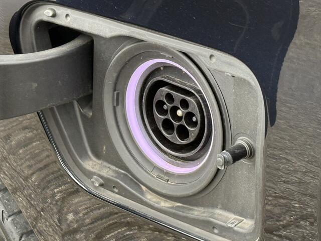 BMW 7-SERIE 745e High Exe | Individual Volleder | Schuif-Kanteldak | Bowers & Wilkins | Driv. Ass. Prof.