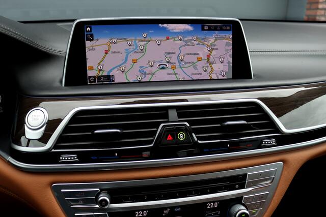 BMW 7-SERIE 745Le xDrive High Executive Aut8 | Panoramadak | Luchtvering | Surround Camera | HUD | Stoelventilatie | Memory | Harman/Kardon