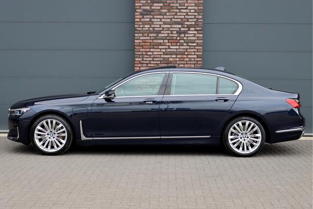 BMW 7-SERIE 745Le xDrive High Executive Aut8 | Panoramadak | Luchtvering | Surround Camera | HUD | Stoelventilatie | Memory | Harman/Kardon