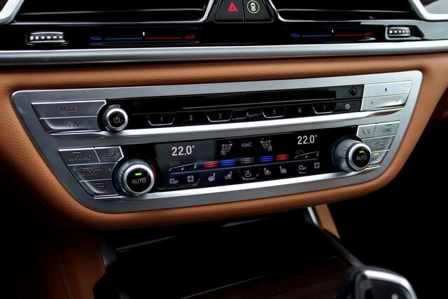 BMW 7-SERIE 745Le xDrive High Executive Aut8 | Panoramadak | Luchtvering | Surround Camera | HUD | Stoelventilatie | Memory | Harman/Kardon