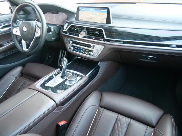 BMW 7-SERIE 745e 399pk High Executive i-Performance AUTOMAAT Laser LED / M-pakket / Alcantara hemel / Schuifdak