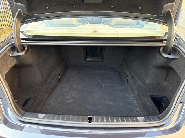 BMW 7-SERIE 750i High Executive 85000km!