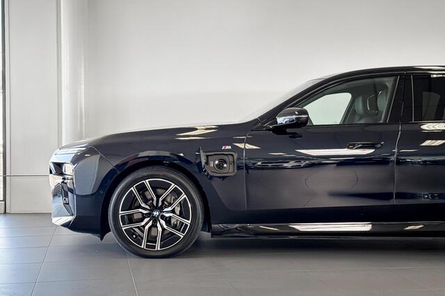 BMW 7-SERIE 750e xDrive | M Sport | Skylounge | Bowers & Wilkins | Soft-close | Massagestoelen |