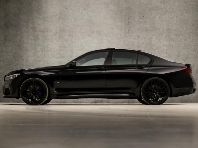 BMW 7-SERIE 740d xDrive M Sport High Executive 351Pk automaat (SCHUIFDAK, APPLE CARPLAY, BMW PREMIUM GARANTIE, ALARM KLASSE 5, LUCHTVERING, COMFORTSTOELEN MET MASSAGE, DISPLAY KEY, SFEERVERLICHTING, SOFTCLOSE, LASER LED, HEAD-UP DISPLAY,