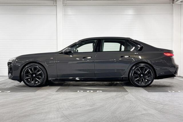 BMW 7-SERIE 750e xDrive | M-Sport Pro | Innovation Pack | Executive Pack | Executive Lounge Rear Console | Driving Assistant Professional | Sky Lounge