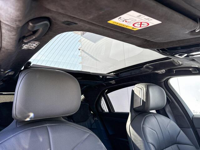 BMW 7-SERIE M760e xDrive / Bowers & Wilkins Diamond / Rear-seat Entertainment Experience / Iconic Glow kristalkoplampen / Elektrisch openen & sluiten portieren / Panoramadak Sky Lounge / Stoelventilatie voor & achter / Stoelmassage voor & achter / Driving Assistant P