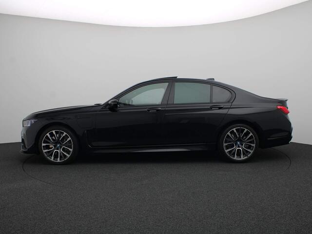BMW 7-SERIE Sedan 745E High Executive M Sportpakket / Schuifdak / Driving Assistant Professional / Laserlicht / Head-Up Display / Active Steering / DAB / Harman Kardon / 20''