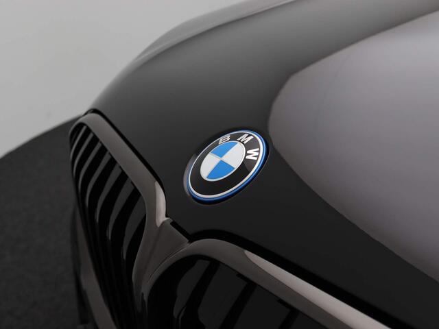 BMW 7-SERIE Sedan 745E High Executive M Sportpakket / Schuifdak / Driving Assistant Professional / Laserlicht / Head-Up Display / Active Steering / DAB / Harman Kardon / 20''