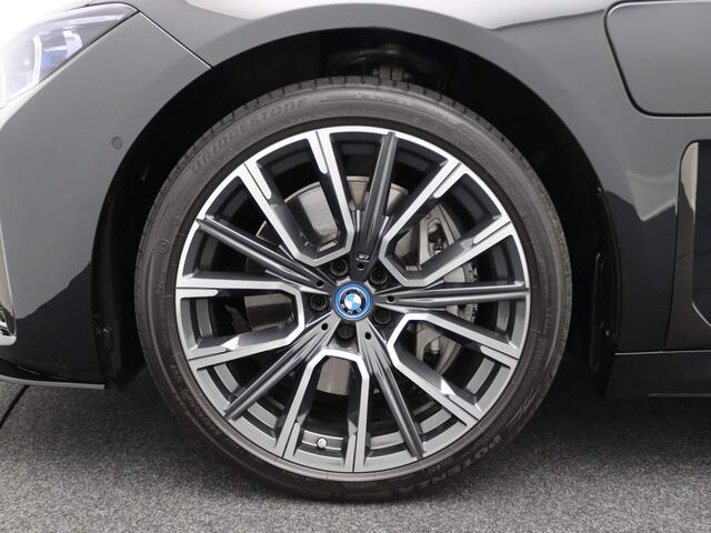 BMW 7-SERIE Sedan 745E High Executive M Sportpakket / Schuifdak / Driving Assistant Professional / Laserlicht / Head-Up Display / Active Steering / DAB / Harman Kardon / 20''