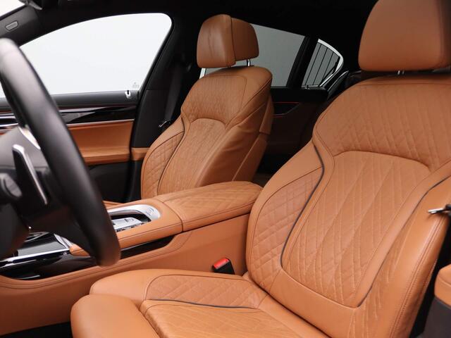 BMW 7-SERIE Sedan 745E High Executive M Sportpakket / Schuifdak / Driving Assistant Professional / Laserlicht / Head-Up Display / Active Steering / DAB / Harman Kardon / 20''