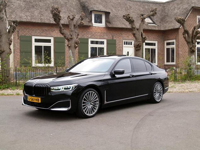 BMW 7-SERIE 745e High Executive | Panoramadak | Harman Kardon | Camera | Head-up display | Sfeerverlichting | Full Option |