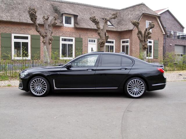 BMW 7-SERIE 745e High Executive | Panoramadak | Harman Kardon | Camera | Head-up display | Sfeerverlichting | Full Option |