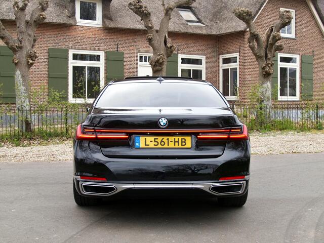 BMW 7-SERIE 745e High Executive | Panoramadak | Harman Kardon | Camera | Head-up display | Sfeerverlichting | Full Option |