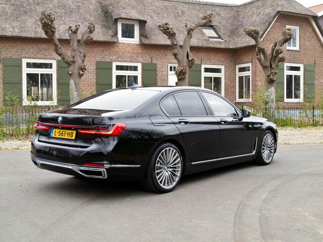 BMW 7-SERIE 745e High Executive | Panoramadak | Harman Kardon | Camera | Head-up display | Sfeerverlichting | Full Option |