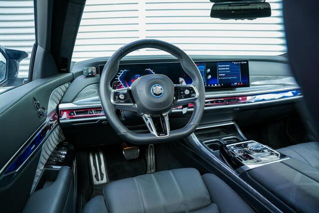 BMW 7-SERIE M760e xDrive Carbon 22" Velgen FireTV Ambient Softclose FULL OPTION! Trekhaak