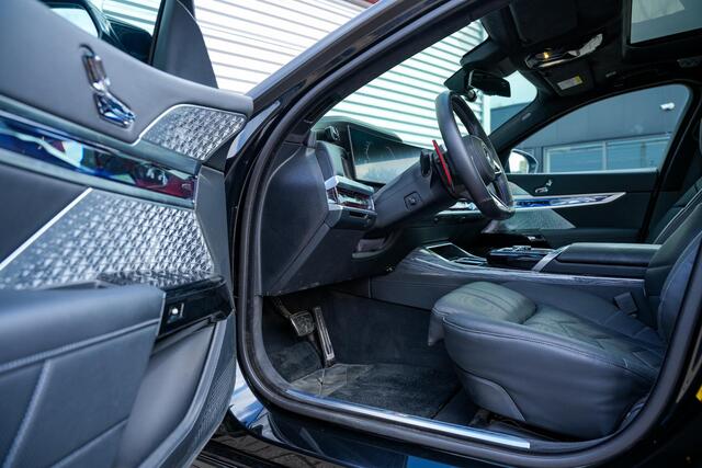 BMW 7-SERIE M760e xDrive Carbon 22" Velgen FireTV Ambient Softclose FULL OPTION! Trekhaak