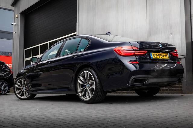 BMW 7-SERIE 750i 449 pk xDrive M-Sportpakket / NL-Auto/ Laser/ Head-Up/ 360-Camera/ Soft-Close/ Keyless/ Nappa-Leder/ Adap.Cruise/ Schuifdak/ Luchtvering/ Camera/ 20'' LMV