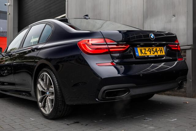 BMW 7-SERIE 750i 449 pk xDrive M-Sportpakket / NL-Auto/ Laser/ Head-Up/ 360-Camera/ Soft-Close/ Keyless/ Nappa-Leder/ Adap.Cruise/ Schuifdak/ Luchtvering/ Camera/ 20'' LMV