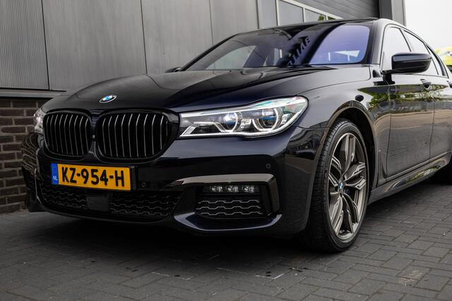 BMW 7-SERIE 750i 449 pk xDrive M-Sportpakket / NL-Auto/ Laser/ Head-Up/ 360-Camera/ Soft-Close/ Keyless/ Nappa-Leder/ Adap.Cruise/ Schuifdak/ Luchtvering/ Camera/ 20'' LMV