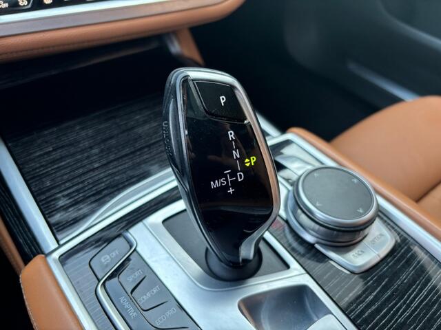 BMW 7-SERIE 730D 265PK AUTOMAAT XDRIVE HIGH EXECUTIVE FULLOPTIONS.