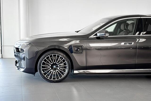 BMW 7-SERIE 750e xDrive | Sky Lounge | Bowers & Wilkins | Soft-close | Stoelventilatie |