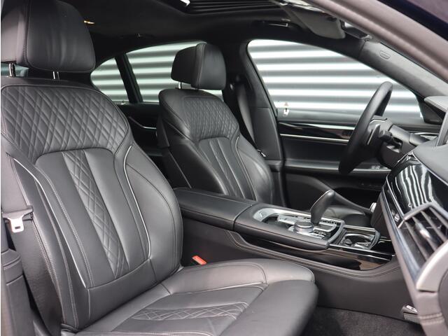 BMW 7-SERIE 745e | High Executive | M Sportpakket incl. Design Pure Excellence | Panodak | Head-Up | Comfortstoelen Achter | Harman Kardon | Soft Close | 20'' LMV