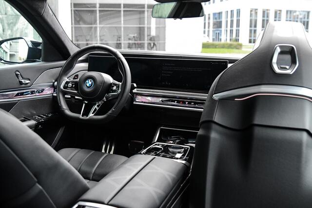 BMW 7-SERIE M760e xDrive |Theatre screen|M-sport|BTW|