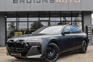 bmw-7-serie-m760e-xdrive-theatre-s