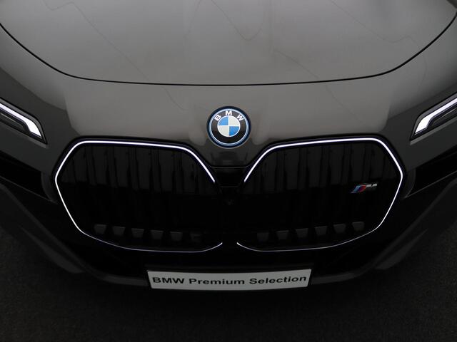 BMW 7-SERIE M760e xDrive M Performance Pack | Innovation Pack | Connoisseur Pack | Integral Active Steering | Executive Drive Pro | Trekhaak | Executive Lounge Rear Console | Driving Assistant Professional | Bowers & Wilkins | 21''