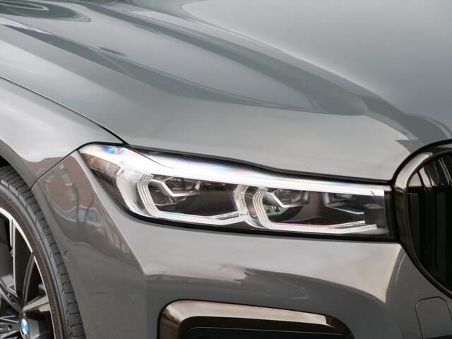 BMW 7-SERIE 745e High Executive 394 Pk Automaat Navi / Schuifdak / Camera / DAB / Leer / Apple Carplay / M-pakket