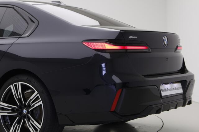 BMW 7-SERIE 750e xDrive M-Sport | Executive Drive Pro | Elektrisch openen en sluiten portieren | Skylounge | Bowers & Wilkins | Individual Interieur Gran Lusso |