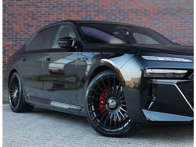 BMW 7-SERIE M760e xDrive | Full option! - Theatre screen - Sky - Trekhaak