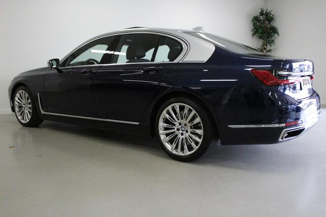 BMW 7-SERIE 750i xDrive High Executive | NL-AUTO! | SOFTCLOSE | 4.4V8 | LUCHTVERING | CARPLAY | 20'LMV | KEYLESS |