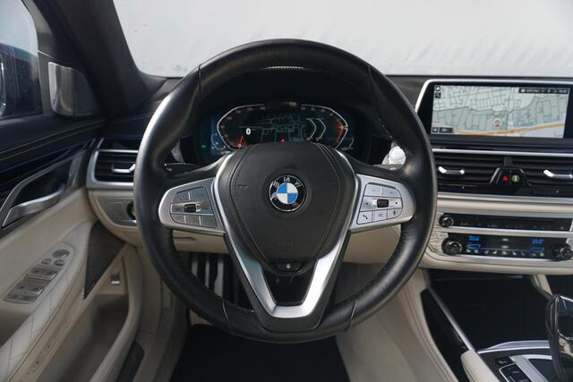 BMW 7-SERIE 750i xDrive High Executive | Schuif-kanteldak | Bowers & Wilkins | Achterasbesturing | Driving Assistant Professional | Rondomzicht camera's