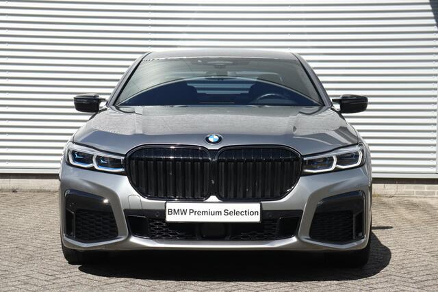 BMW 7-SERIE Sedan 745e | High Executive | M Sportpakket | Driving Assistant Professional | Parking Assistant Plus | Head-Up | Harman Kardon | Laserlight | Warmte Comfortpakket | Soft-Close | Comfort Access | 19''LMV